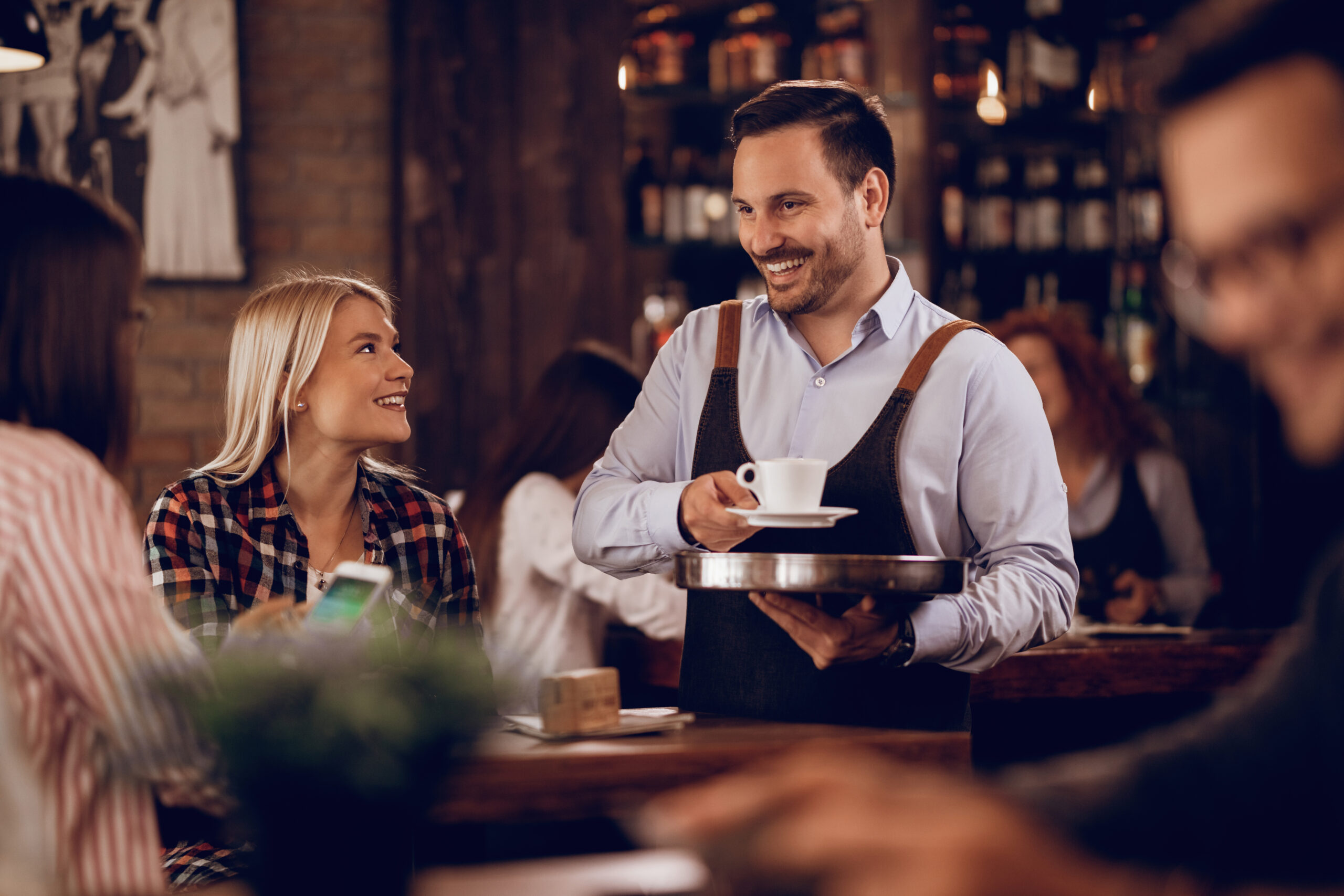 English phrases for restaurant staff: waiters and waitresses